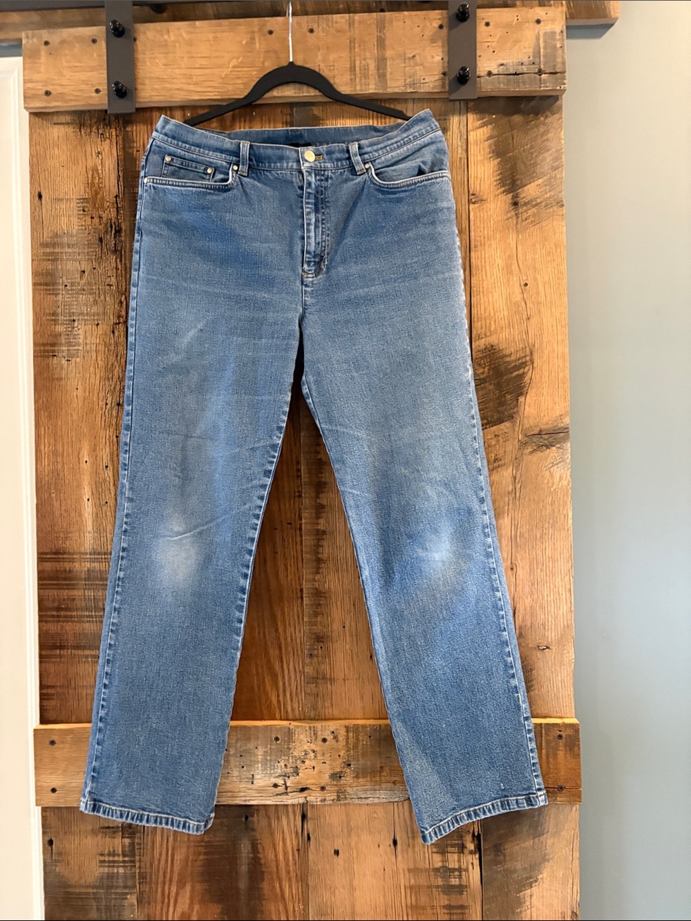 $5/25 Jones New York Straight-Leg Jeans in Medium Blue Wash